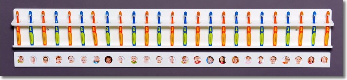 25er-fotoleiste-fuer-zahnbuerstenleiste_zahnpflege_in_der_kita_zahnbuerstenleisten_zahnbuerstenleiste_zahnbuerstenhalter_fotoleisten_zaehneputzen_zaehne_putzen_zahnpflege_kita_kindergarten_krippe_zahnhygiene_zahngesundheit_kita-shop.com_0347-2-3